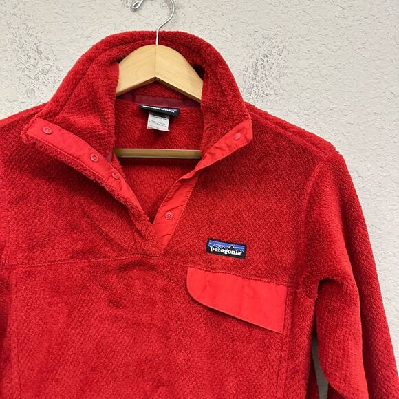 PATAGONIA W's Re-Tool Snap-T Pullover Sweater Outdoor in Cochineal Red Wax - Picture 3 of 7